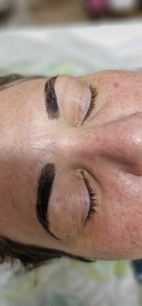 VISAGISMO DE CEJA CON HENNA