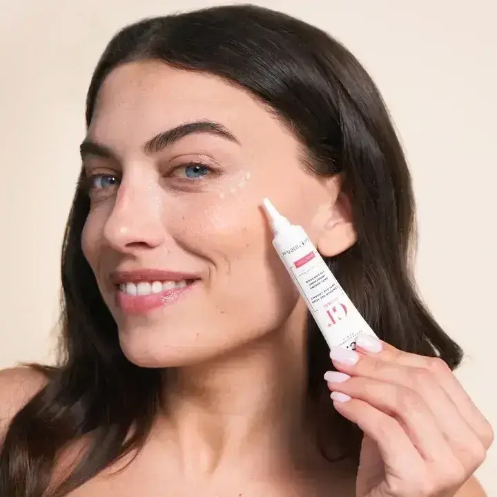 Soin contour des yeux anti-âge lissant