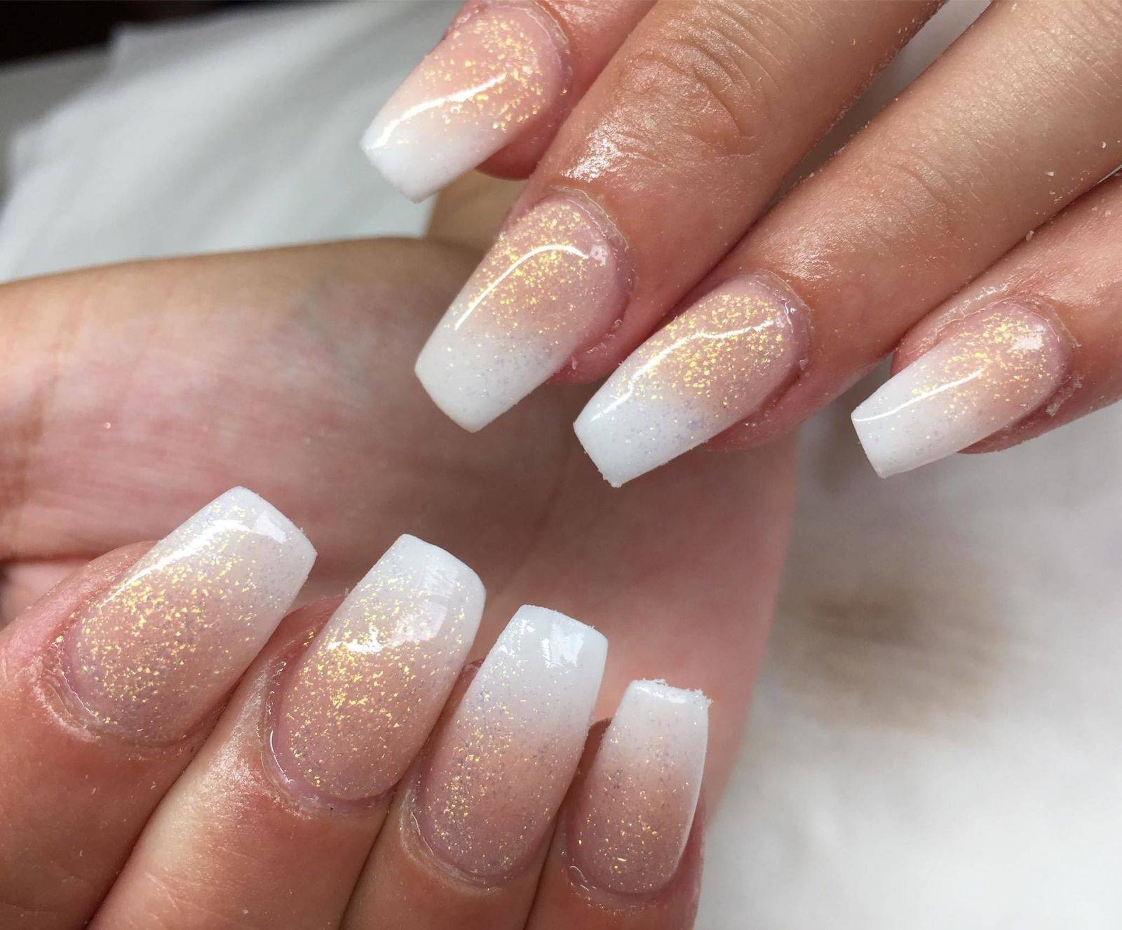 I love these ombré and glitter.. ☀️