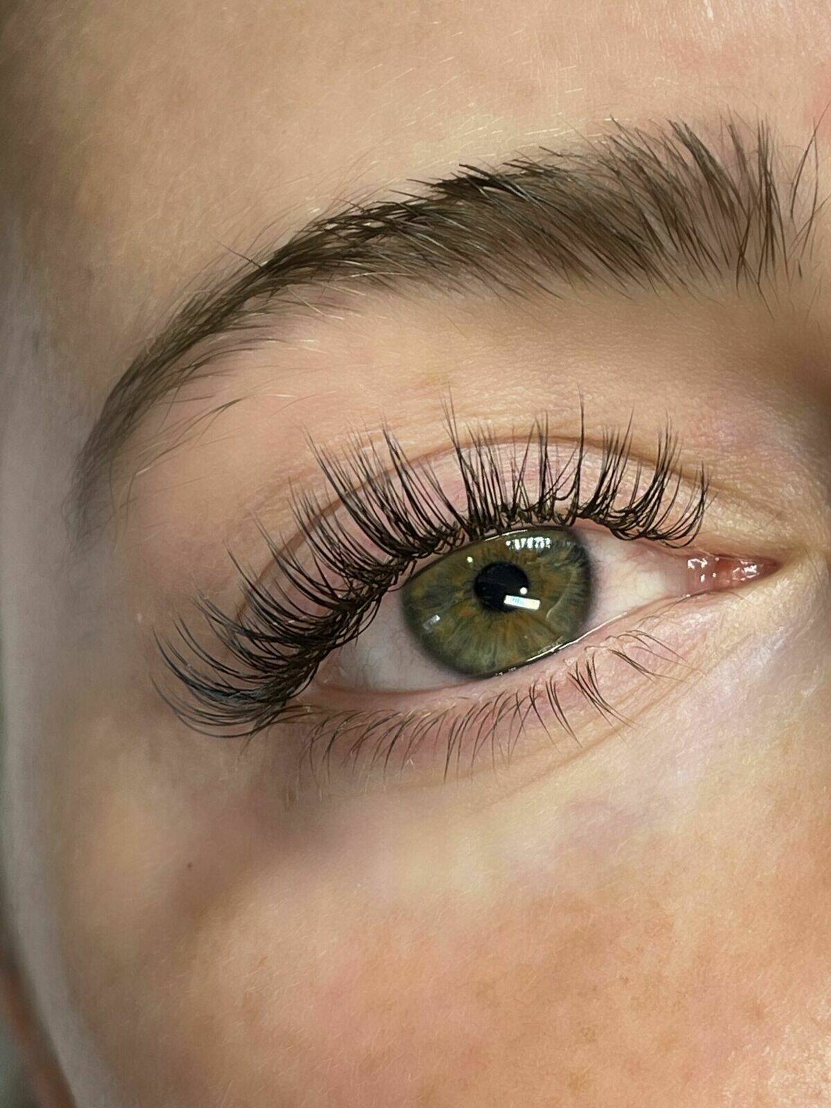 Wet Look Lashes