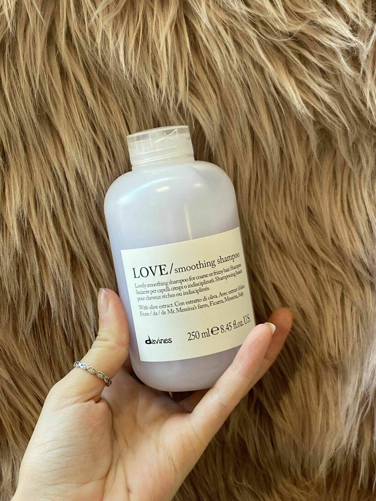 Love smoothing shampoo