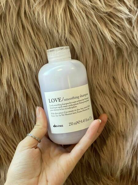 Love smoothing shampoo