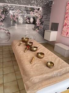 MASSAGE CHANTANT AUX BOLS TIBETAINS