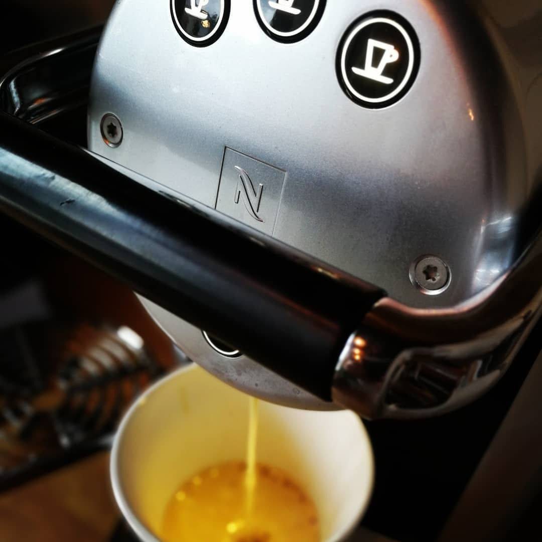 Liquid gold..
@nespresso
@nespresso.uk
#coffee #barbershop #barberlife #juice #addicted #loveit #getinme #barber #barberhumor #ontheregular
