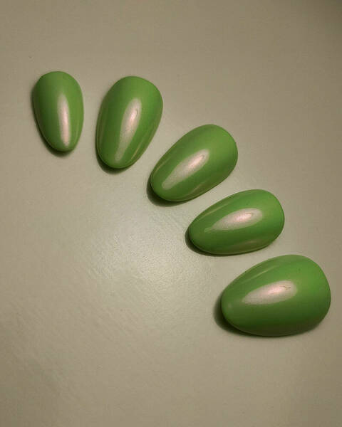 Press on nail art simple