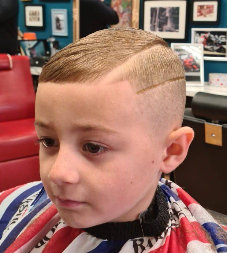 Trendy young fellas..'Be Yourself..Be Bold..Be Brave'