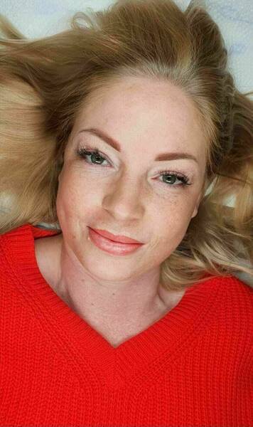 Powderbrows + Aquarelllips gleich nach der Behandlung 