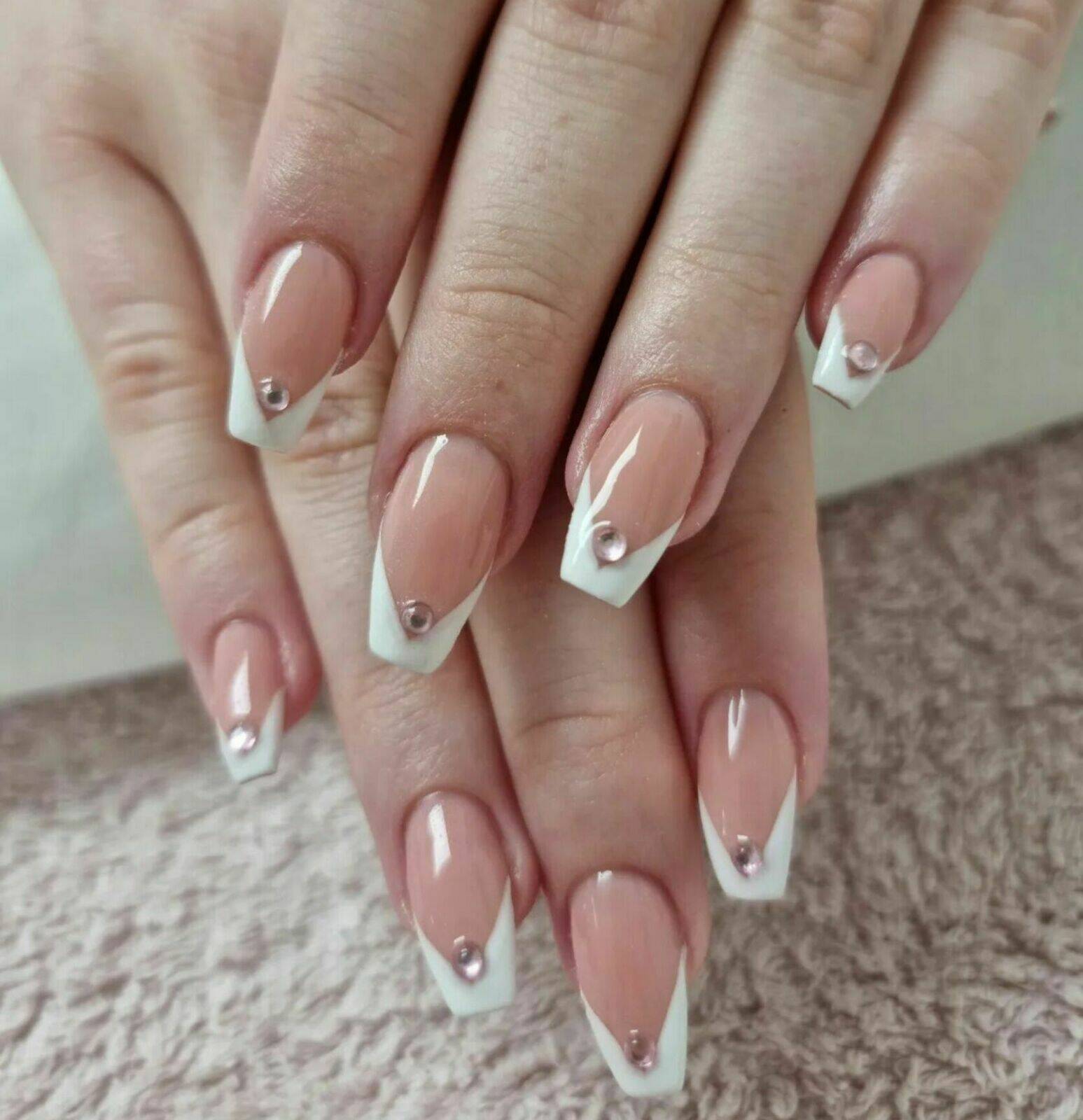 Sculpted nail extensions 