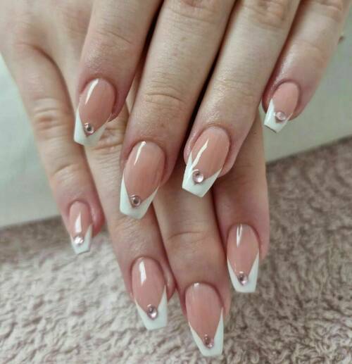 Sculpted nail extensions 