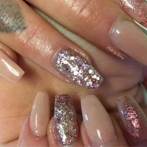 Nude glitter and foil... all my favourite things! #nailsonfleek #nailonfleek #nailsofinstagram #shiningclaws #nailsaddict #acrylicnails #glitternails