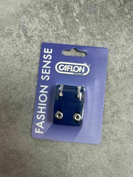 Caflon earrings single pack