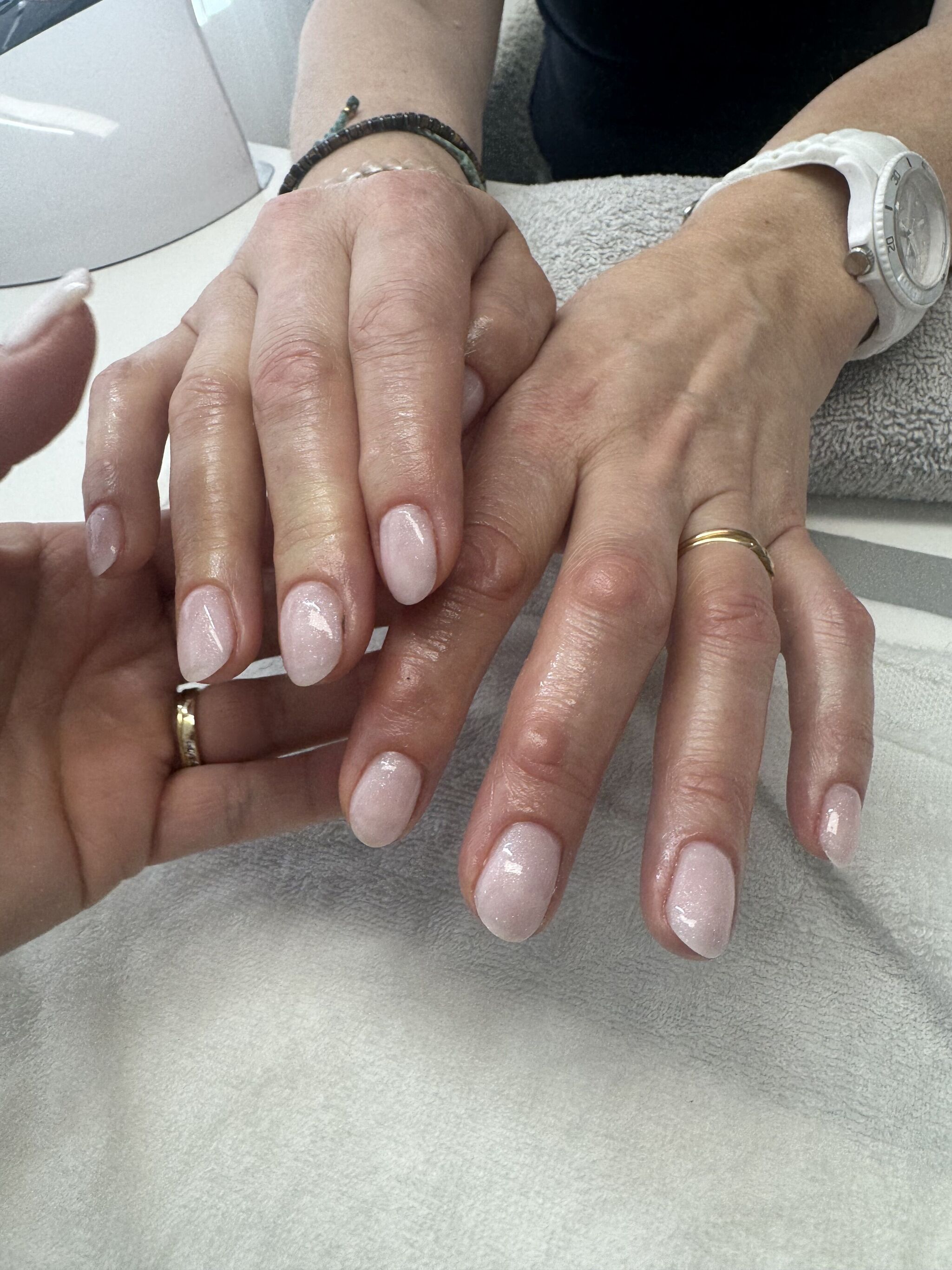 Russische Maniküre mit Gellack 