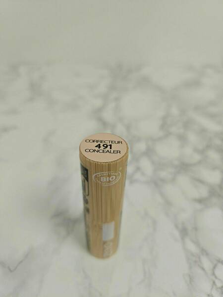 Correcteur en stick 491 très claire 