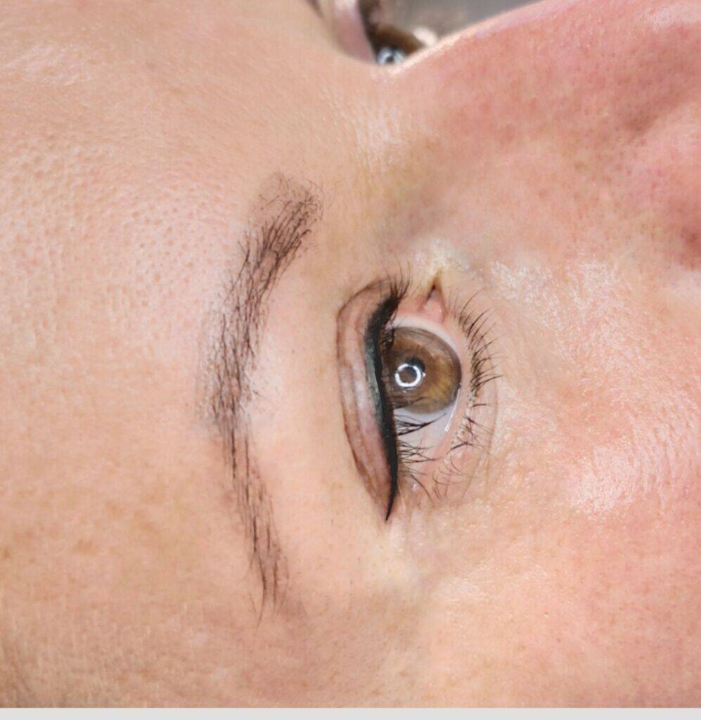 Permanent make-up Liedstrich 