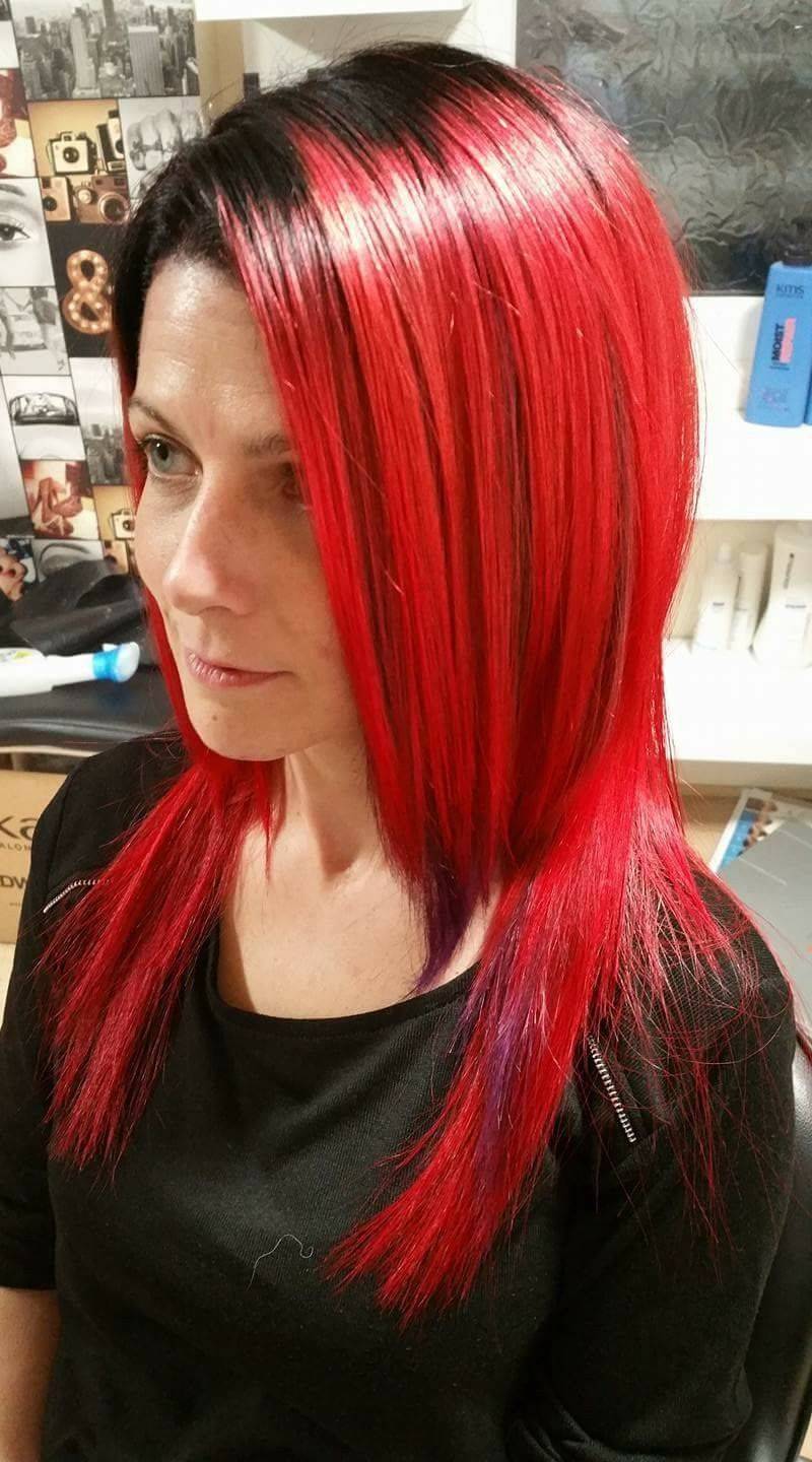 Debbie after being pre lightened and full head of elumen rr@all with a dark root and peek a boo flashes of vv@all 