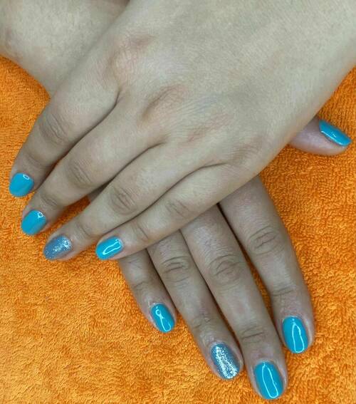 Gel manicure 