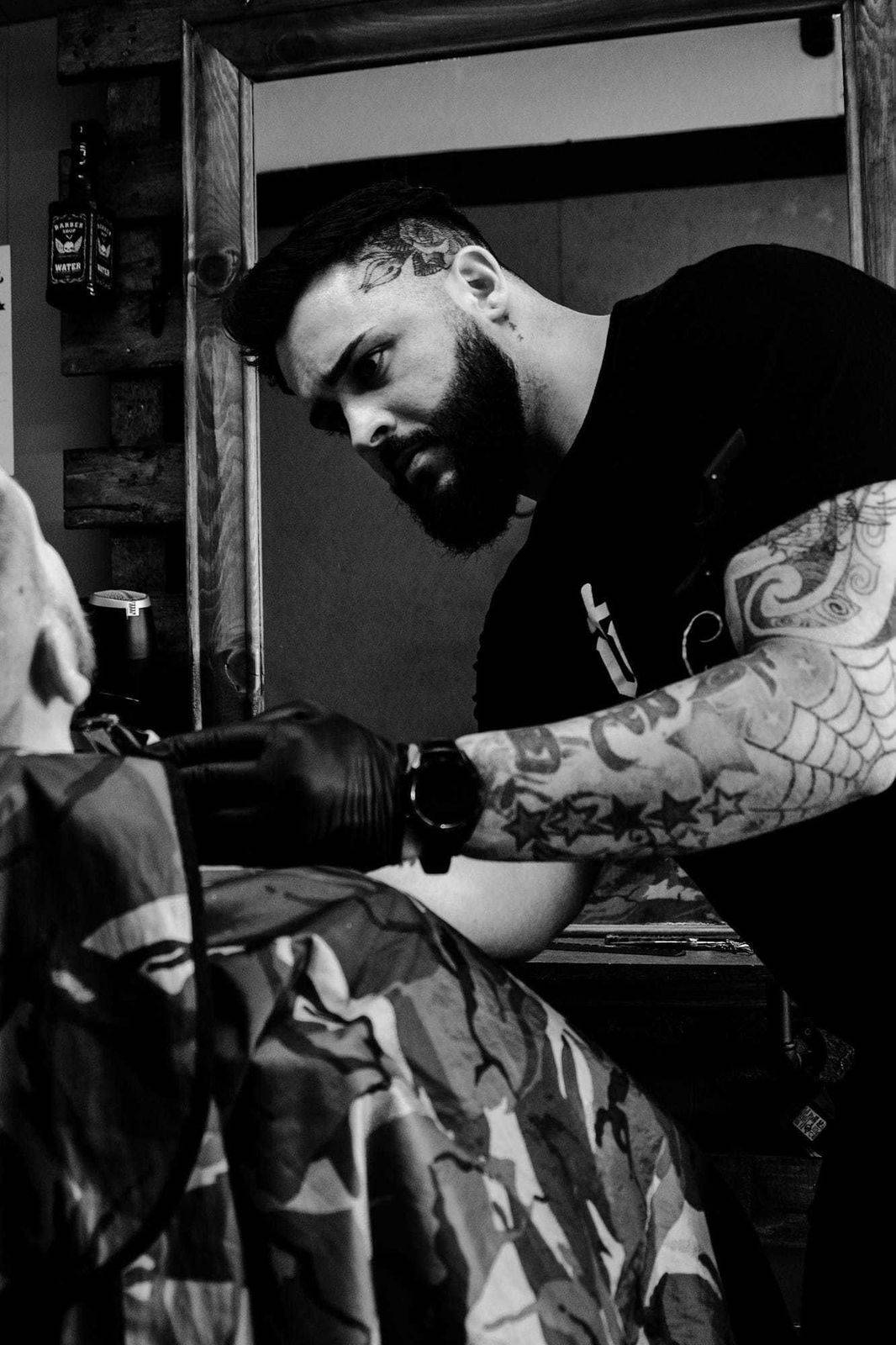 Plenty of appointments left for today 
Don't be sat waiting in a queue why nit get booked in and see straight away via kenskuts.nearcut.com