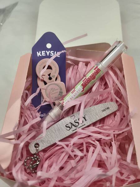 Christmas Nail accessorie hamper 