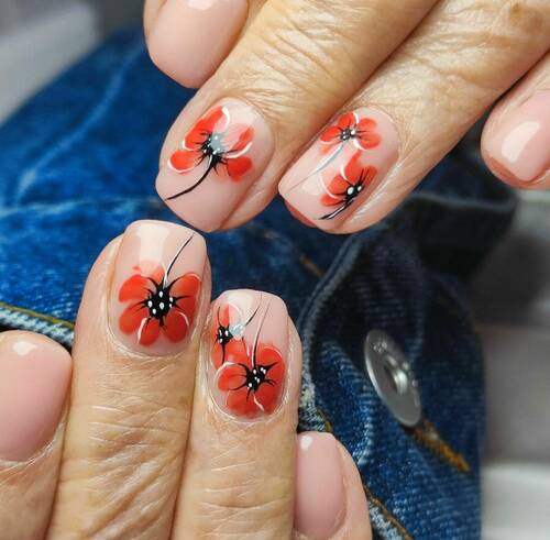 Remplissage gainage et nail art à main levée 