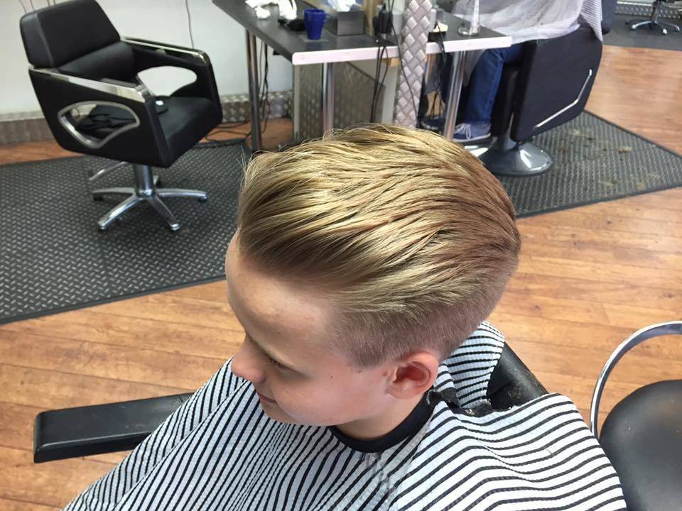 Last cut of the day, book your appointments for the weekend!