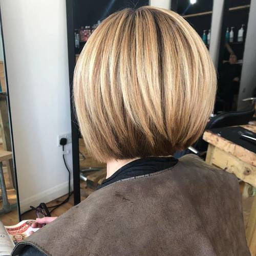 Honey bob 
@helzpreston 
#matrix #morrocanoil #olaplex #bob #honeyblonde