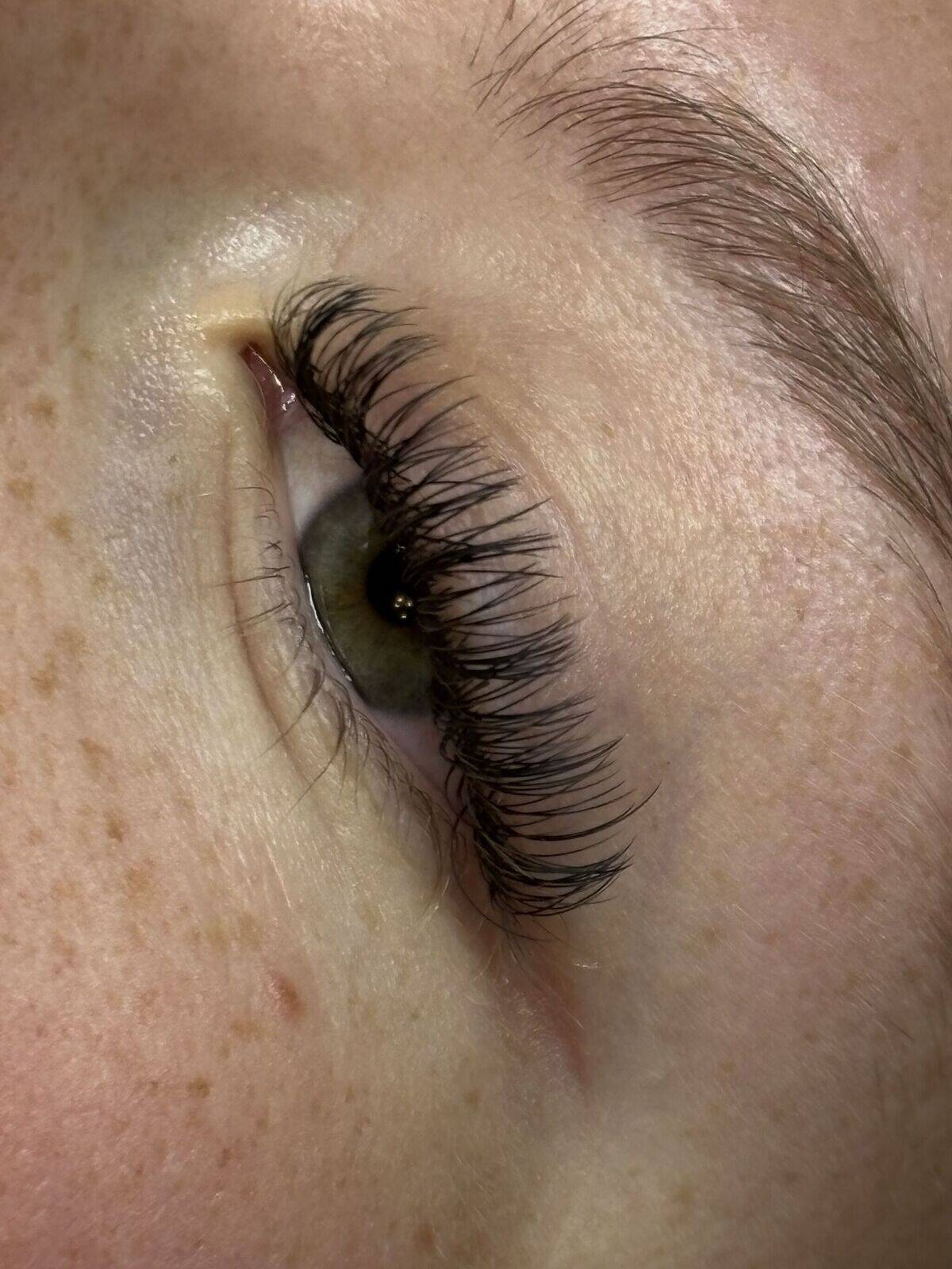 Classic lashes