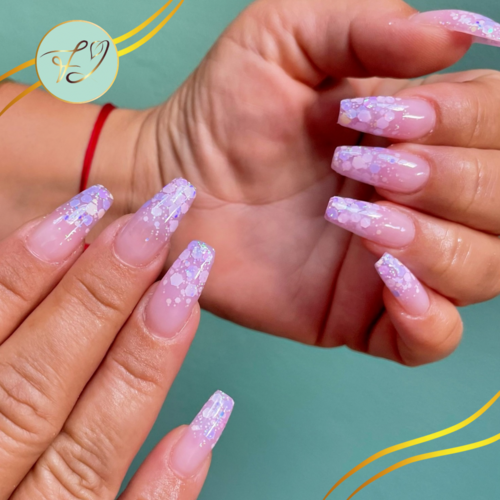 ✨Pose de capsule américaine avec des paillettes incrustées ✨. By Joyce 🤍