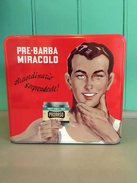 Eucalypus oil and menthol (green) gift tin