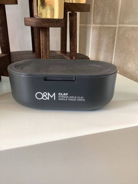 O&M Strong Hold Clay Paste