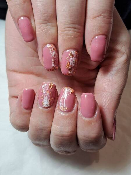 A nude biab base with white marble and loose copper foil