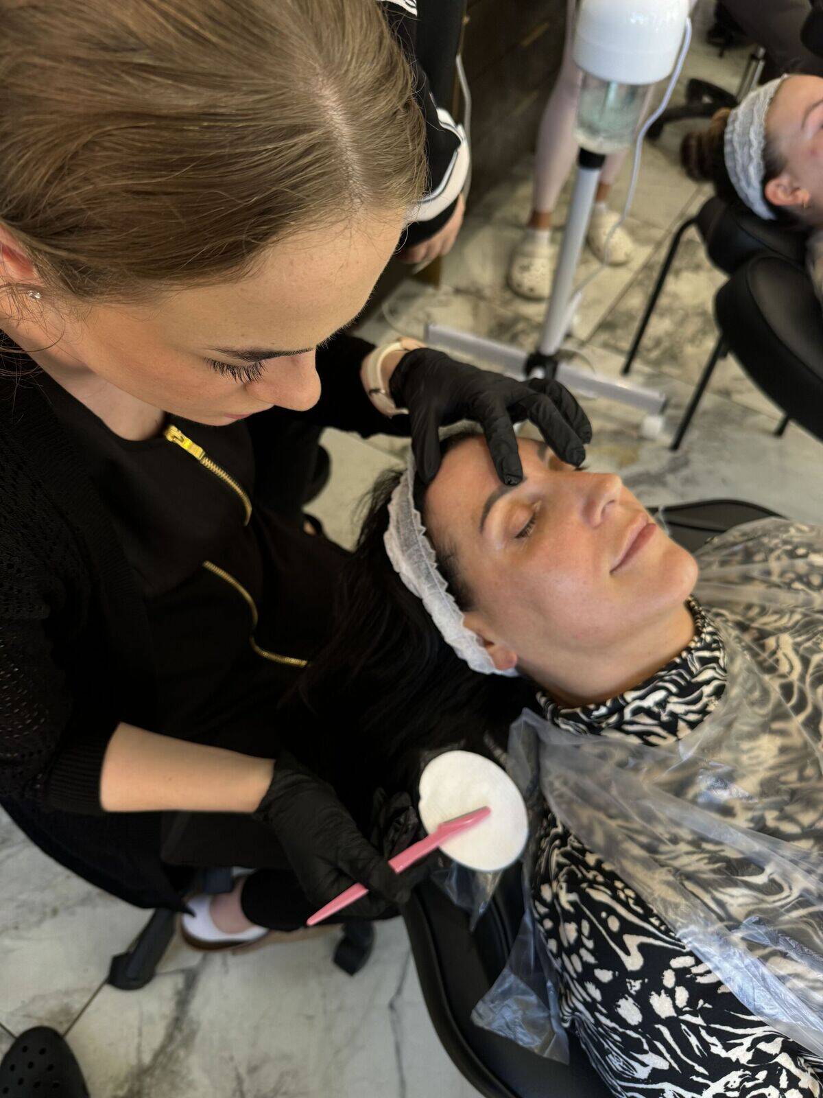 Dermaplaning facial course 