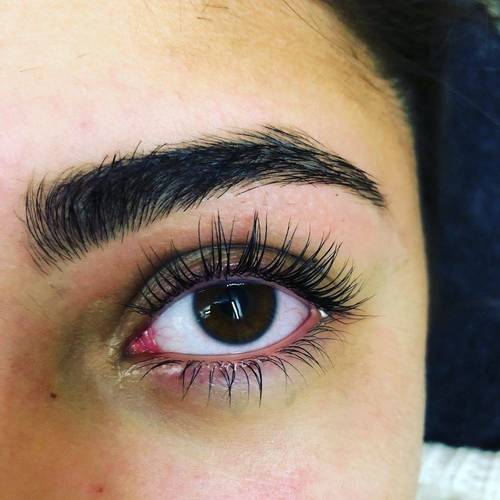 When your daughter makes you work in a Sunday so she can have a lash lift @ultimatebeautyrooms #lashlift #elleebanalashlift @imanmay.spam