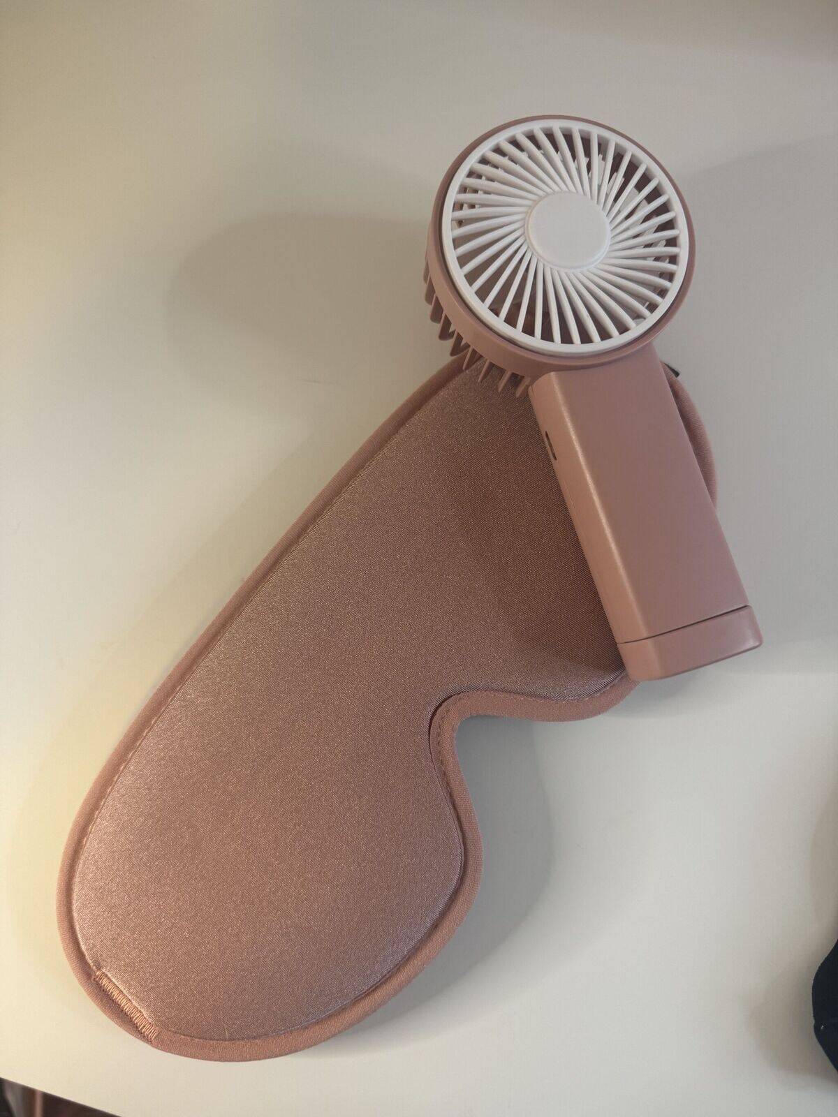 Eyelash mask and fan £15