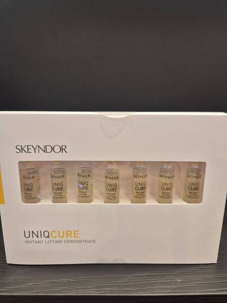 Uniqcare Instant Lifting Concentrate