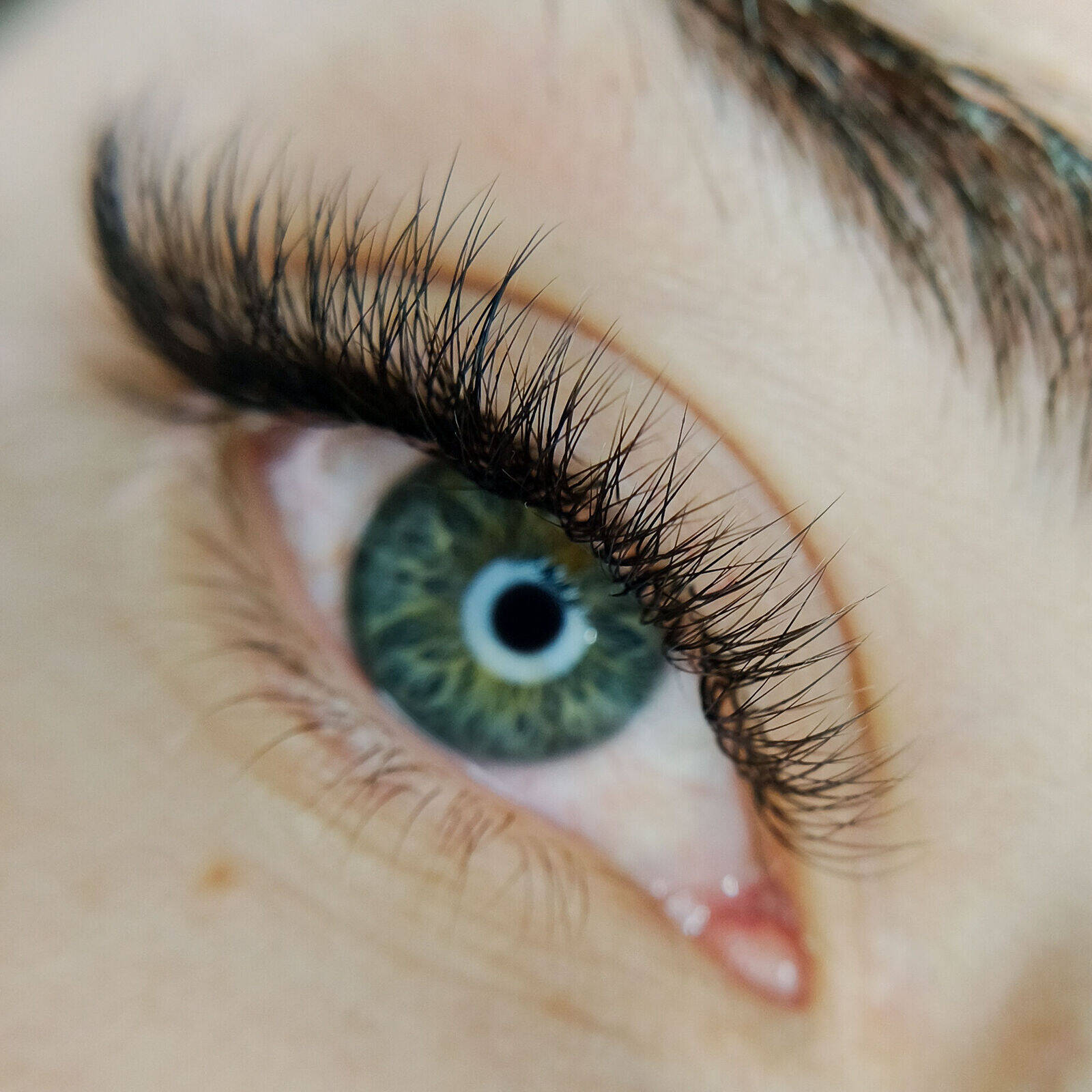 Extensions de cils Carbonne