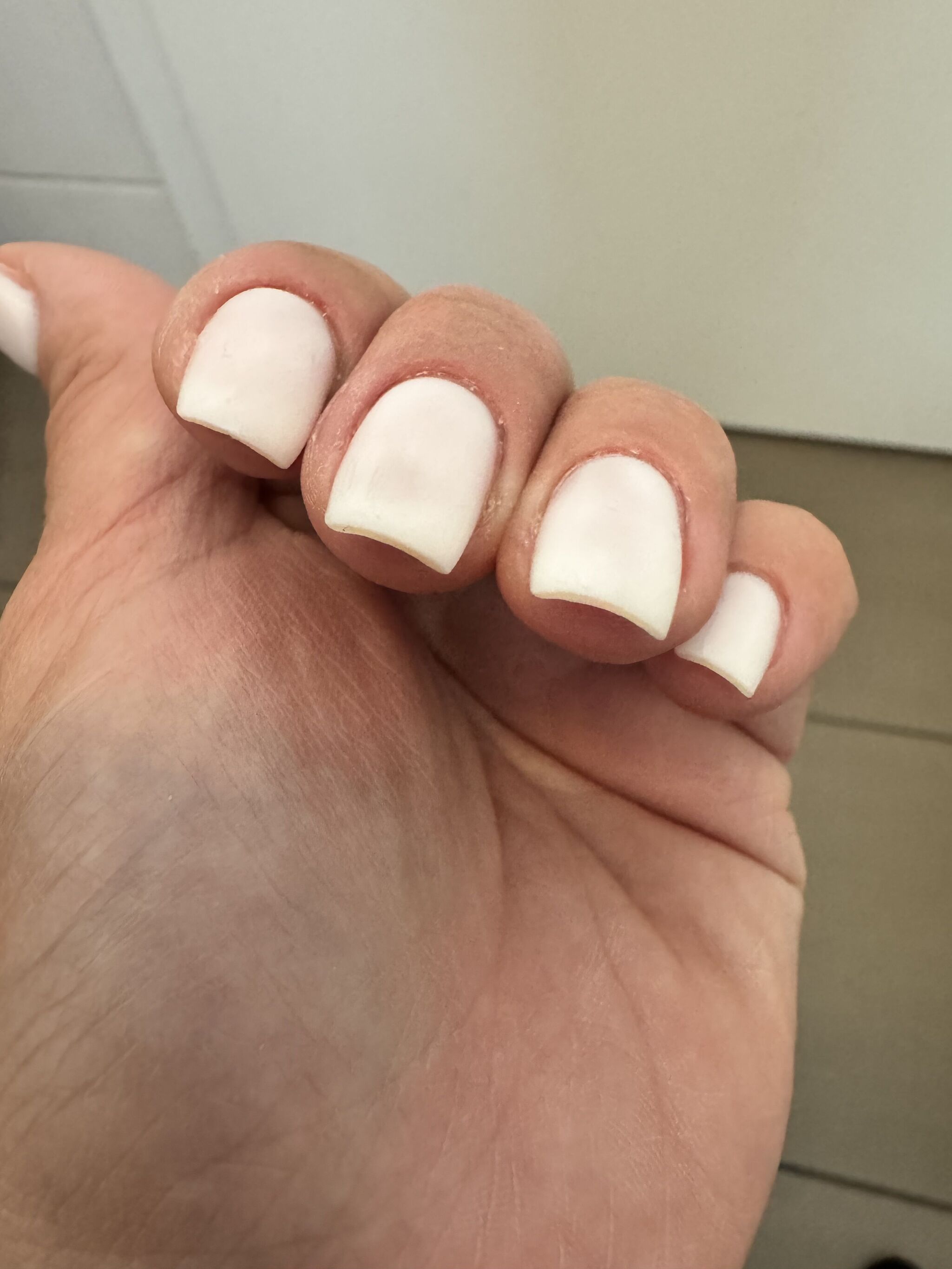 Russische Maniküre mit Gellack 