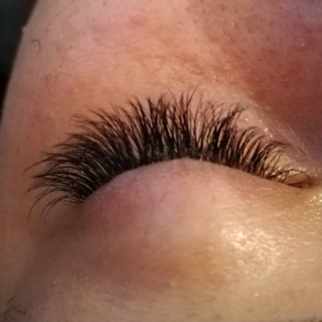 American volume lashes#americanvolume #novalash #novalashuk #novalashornothing  #novababe #novalashcertified sheenasbeautypod@bookinbeautiful.com