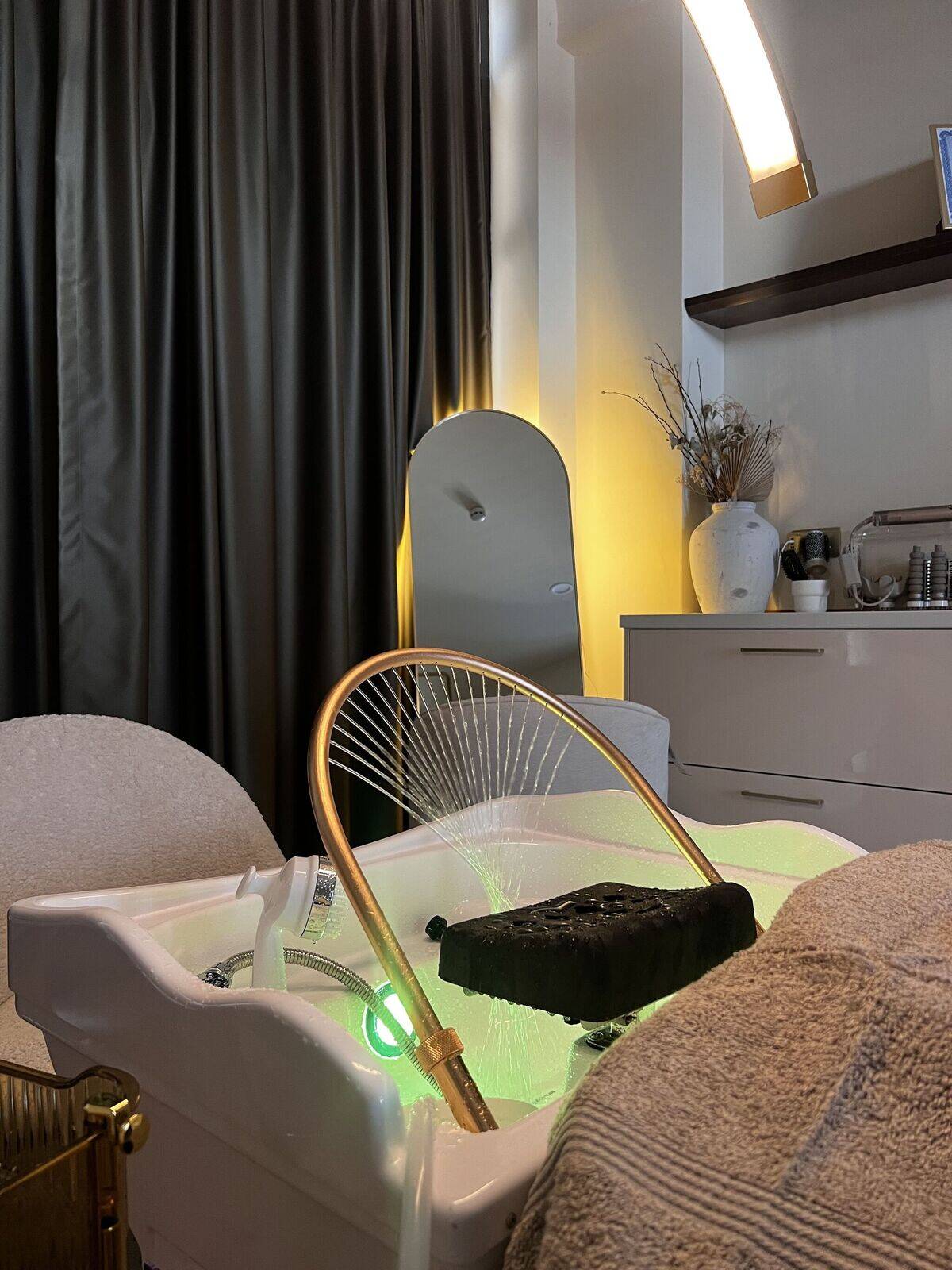 Hour Japanese head spa 