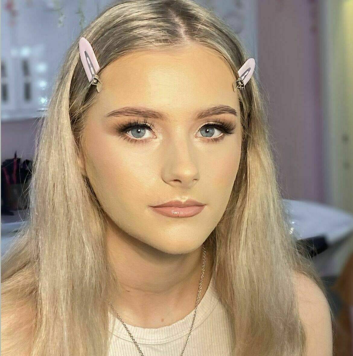 By Luci/Pretty Little Beauty