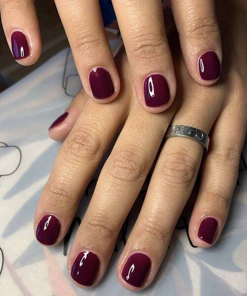 Pose de vernis classique mains 