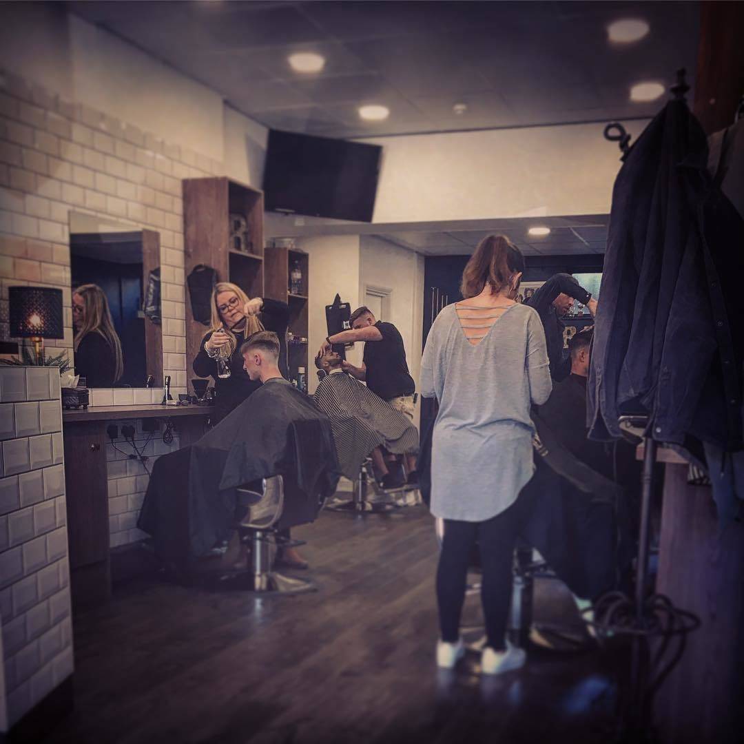 Lauren, Jim & Kim are in today. No Pete because his wife Katie has had their baby! 

#RegimeBaby #BabyBoy #RegimeBarbers #TeamRegime
