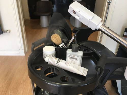 Open razor shaving available with luxurious Italian products  and hot steam 👍🏻