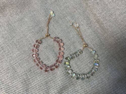 Bracelet perle de verre fermoir or vert ou rose 