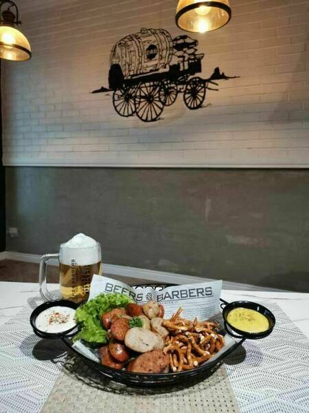 Clipper Dips & Pretzels