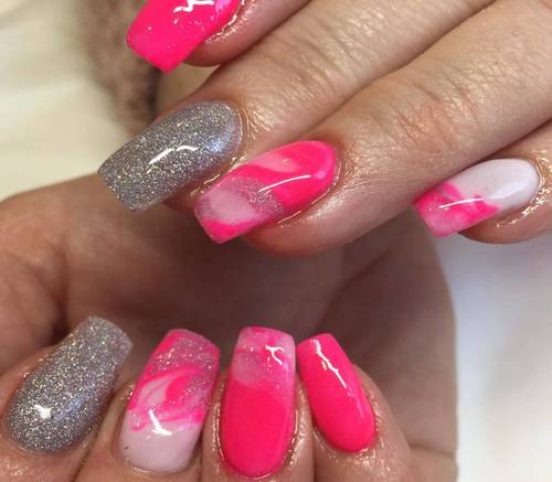 Comes in with black nails and then leaves with these beauts!!! Must be the sun hey ☀️