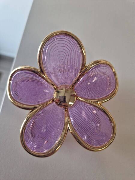 Pince fleur violette 