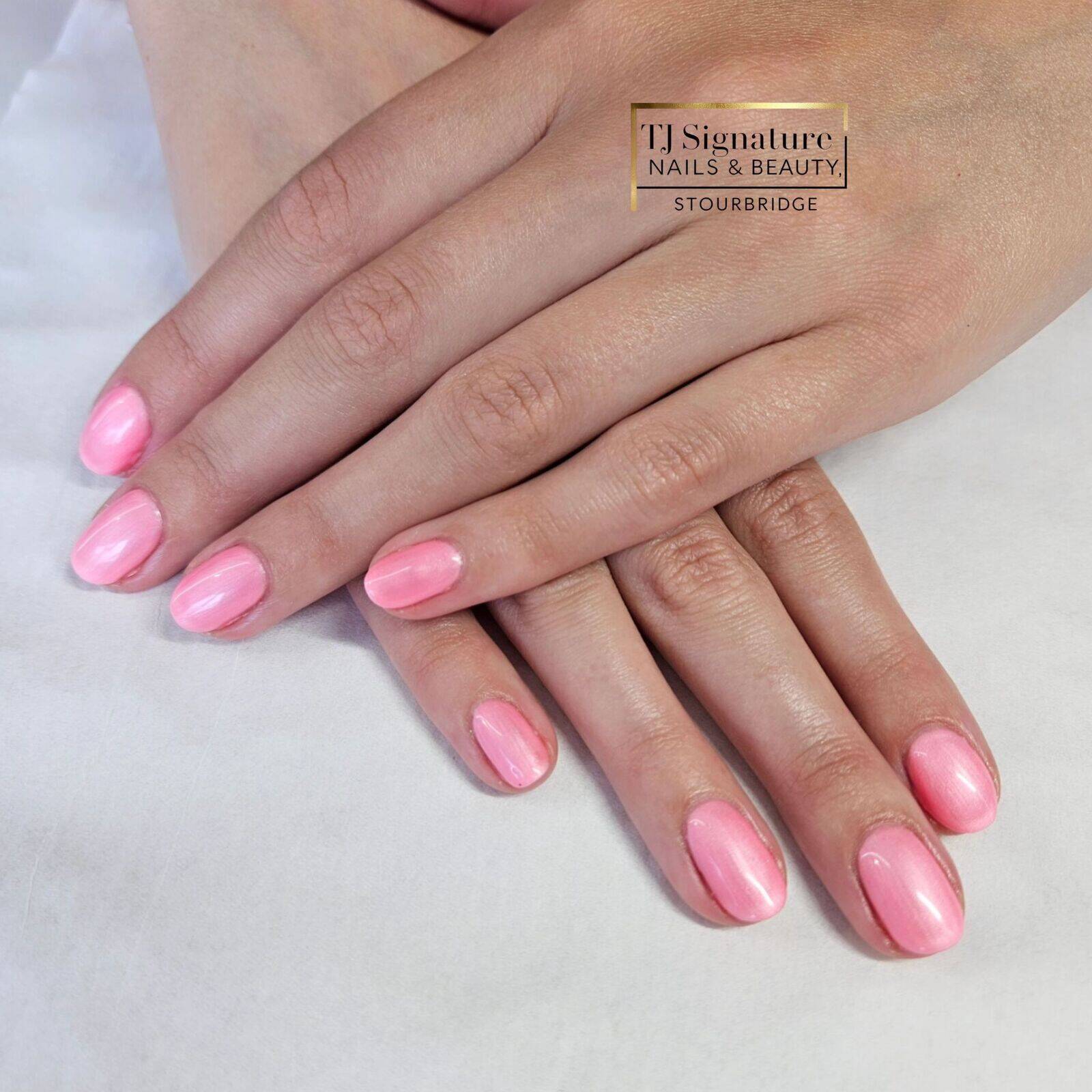 Pretty in pink with a real finish 💗 Using Gelish 'Hugs and Blisses'