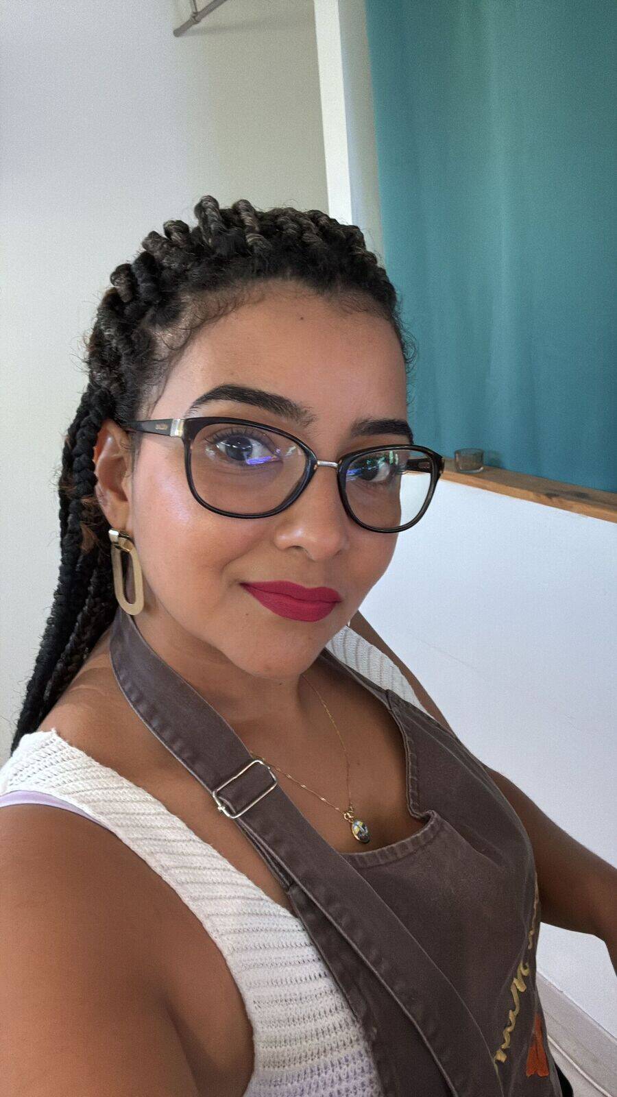             Gabrielle Laplagne - Bella                     Facialiste - Experte Du Soin Du Visage 