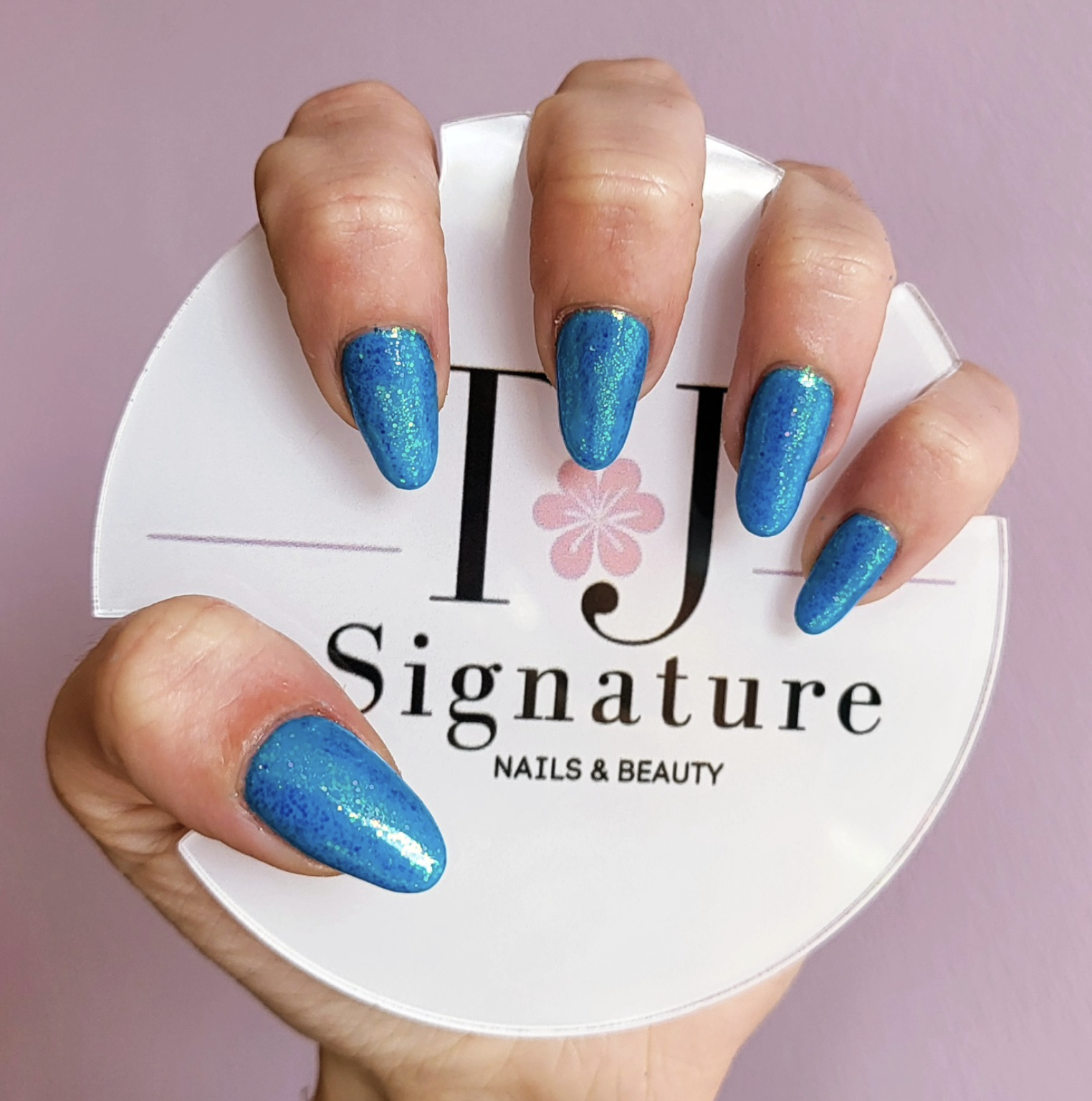 Sapphire dreams ✨️🩵 Using Gelish 'No filter needed' with magpie 'Hyacinth' glitter 