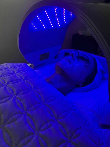 Anti- bacterial. Dermalux Flex Light Therapy